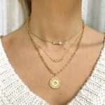 colgante oro mujer