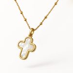 collar con cruz