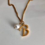 collar con inicial
