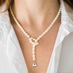 collar con una perla