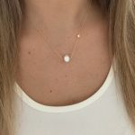 collar con una perla