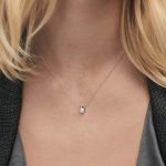 collar con una perla