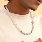 collar de perlas hombre