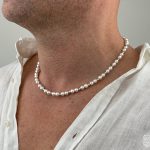 collar de perlas hombre