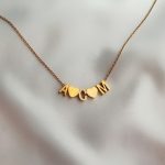 collares con iniciales