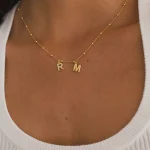 collares con iniciales