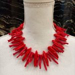 collares rojos